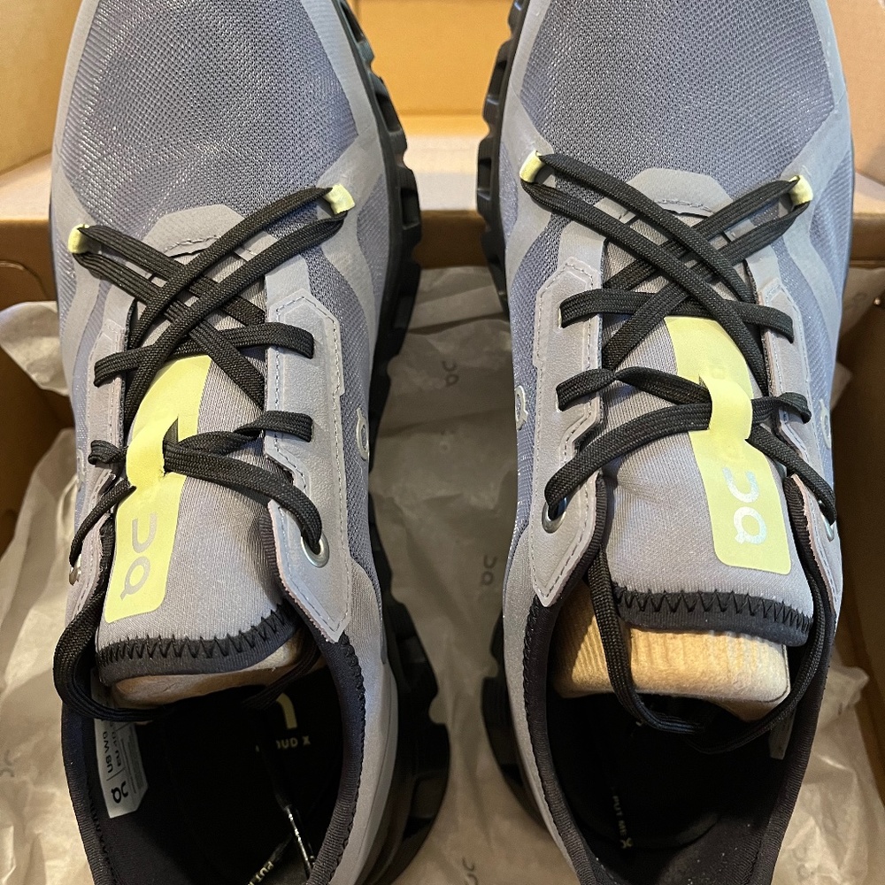 On Cloud X3 Women's Size 9, LIKE NEW